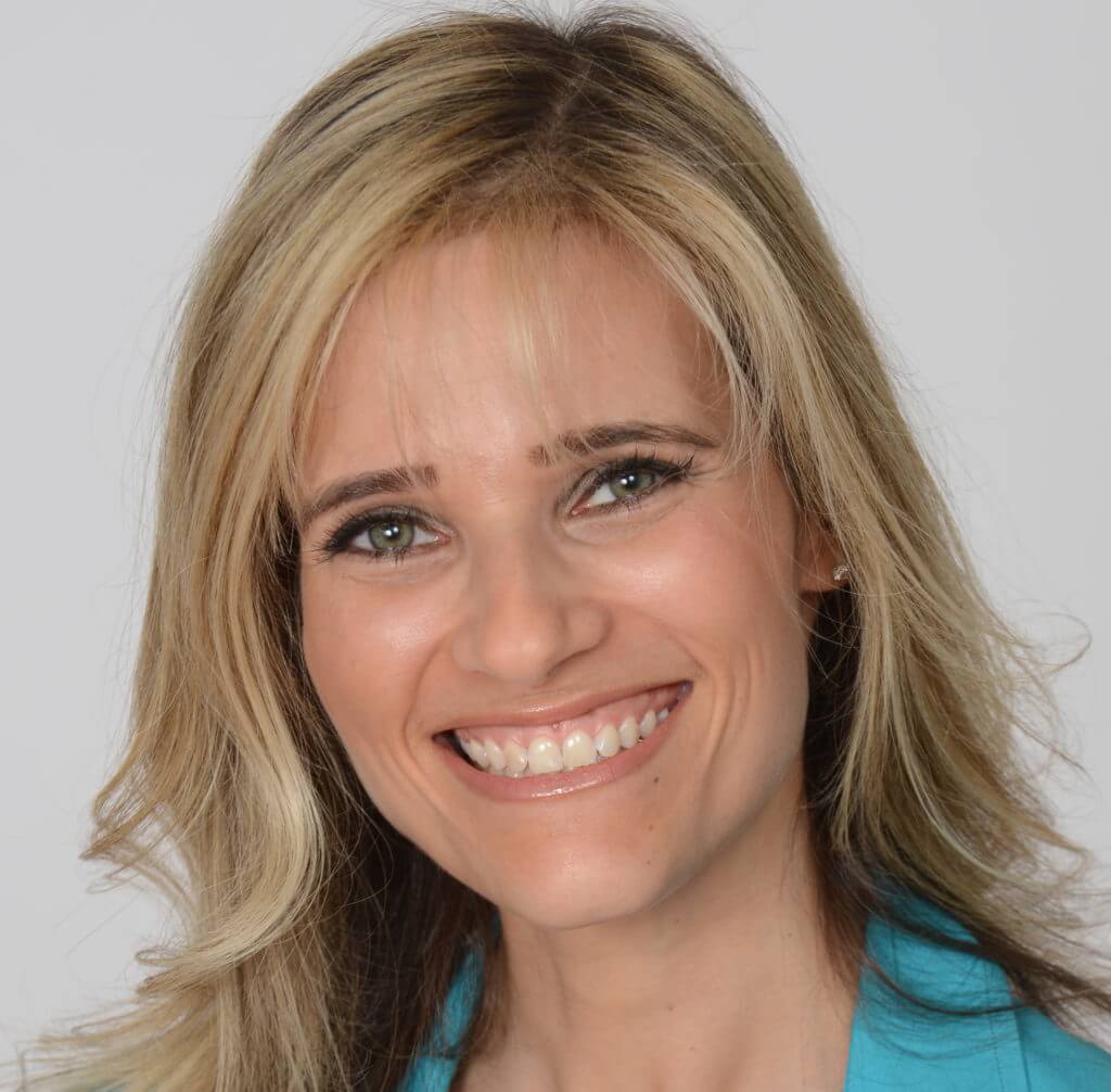 Lauren Harris-Pincus headshot-blue shirt image 132 cropped