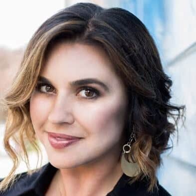 HeadShot_Sarah_Koszyk