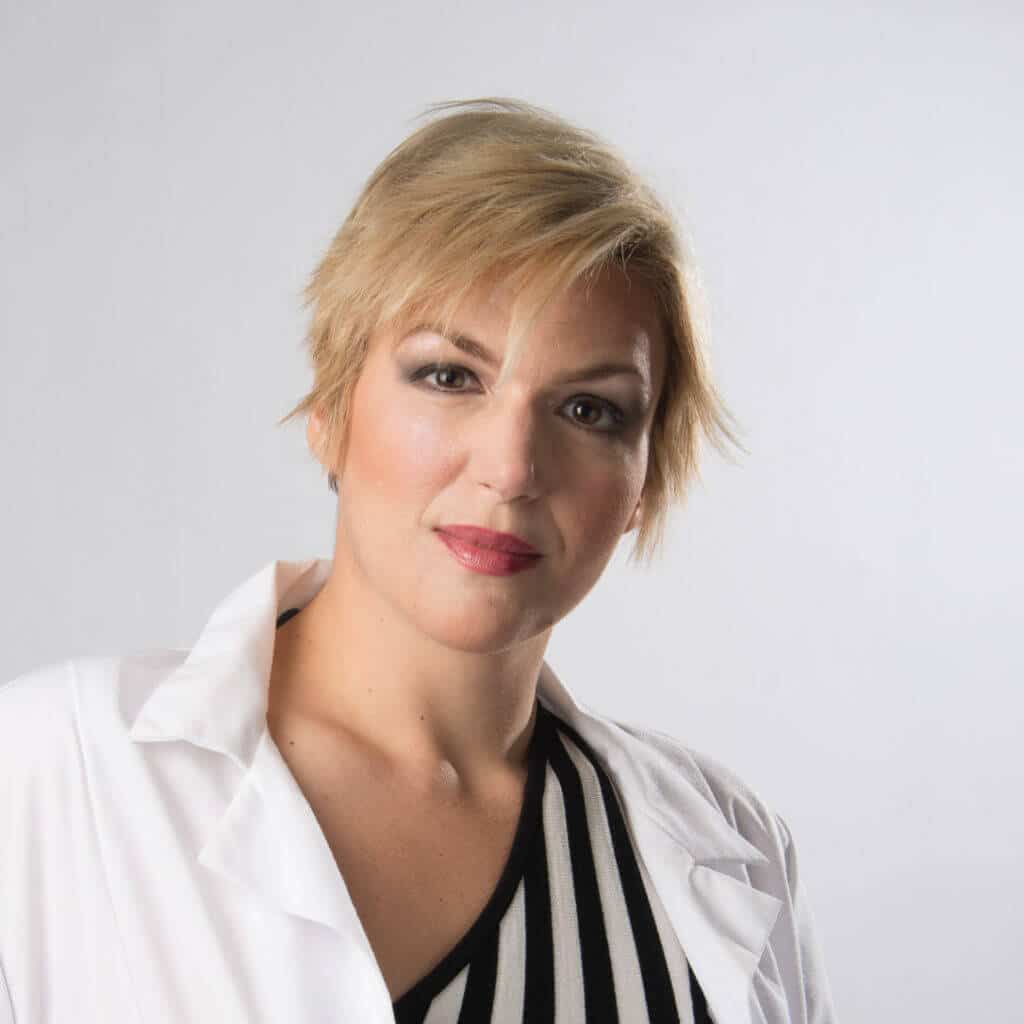 sci babe headshot hi rest Science Babe 150328_Yvette_Dentremont_DSC_4863-2 copy